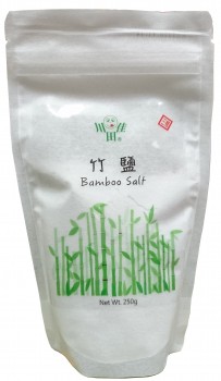 開岩鹽--三回烤竹鹽(250公克) – 韓國進口，富含多種礦物質。